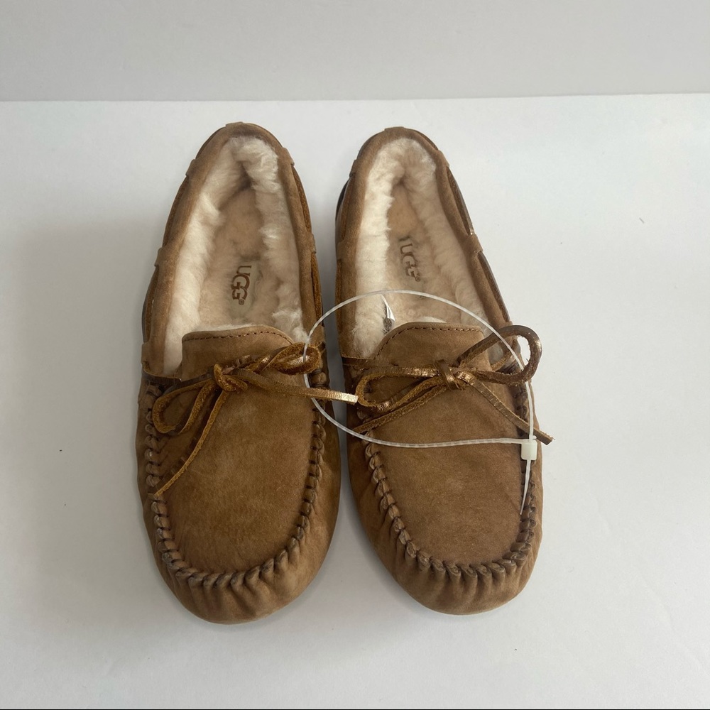 NEW UGG Dakota Moccasin